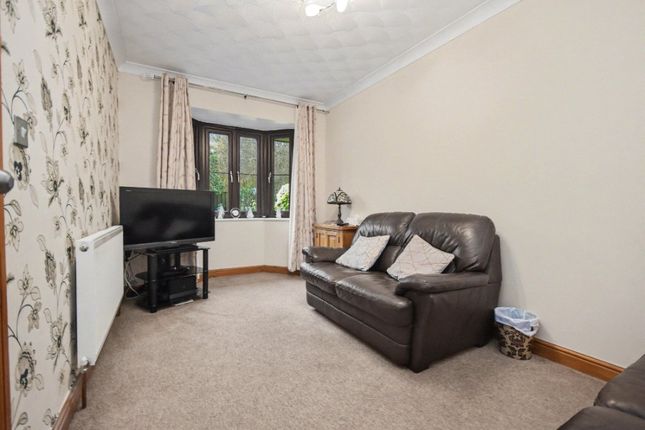 12, Ridings Way, Wakefield photo 3