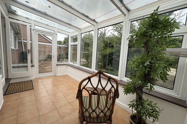21, Wynnes Close, Dorset photo 4