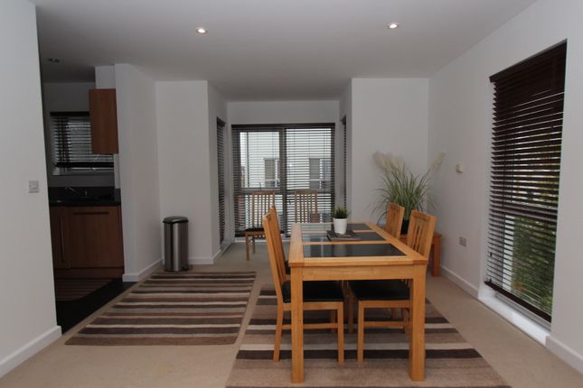 Gweal Avenue, Reading photo 3