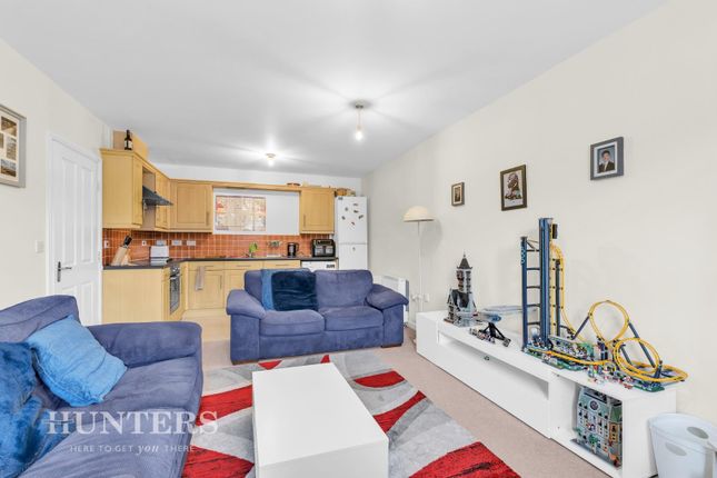 33, Gale Close, Littleborough photo 3