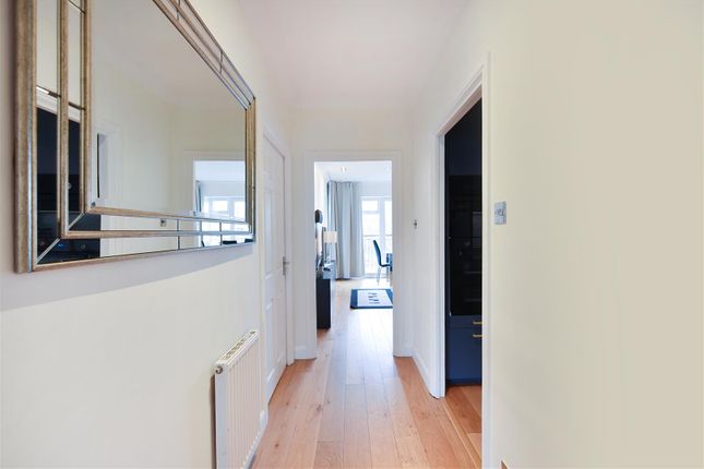 Flat for sale in Island Row, Limehouse