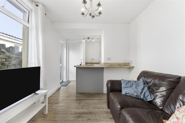 148, Woodville Road, Cardiff photo 2