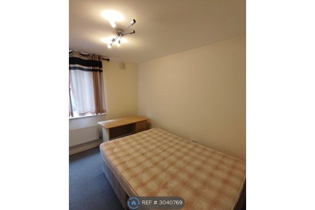 Flat, Pavilion Close, Leicester photo 4