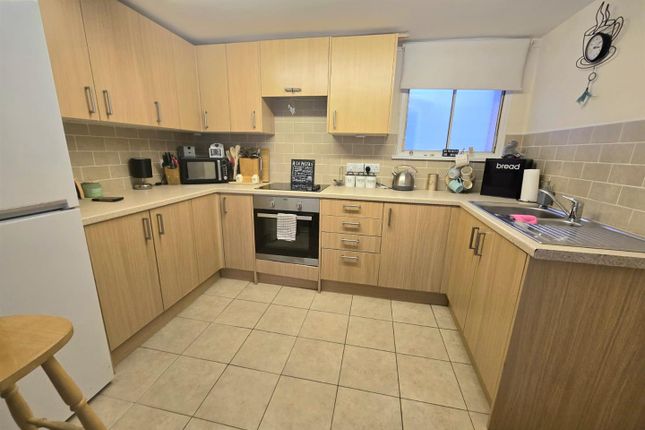 Pegasus, 1, Cox`s Court, Tiverton photo 2