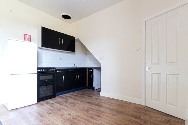 923, Manchester Road, West Yorkshire photo 3