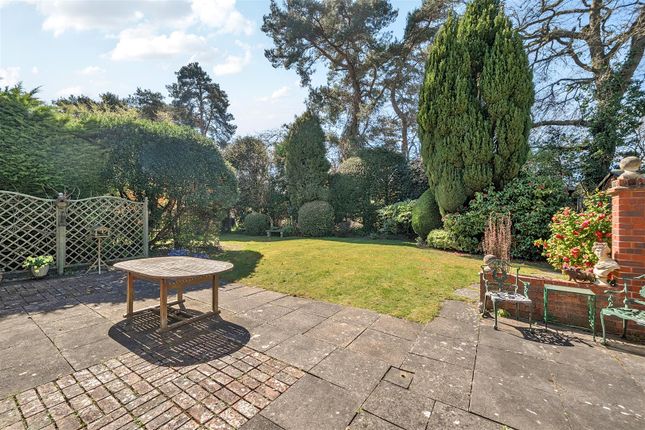 Berkeley, 11, Heatherdene Avenue, Crowthorne photo 2
