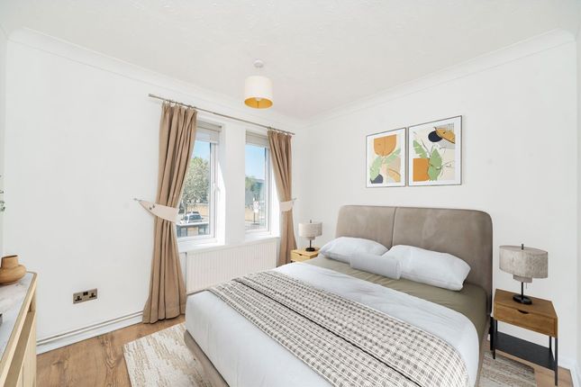 9, Lime Close, London photo 3