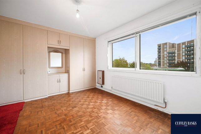 20, Perivale Grange, Middlesex photo 4