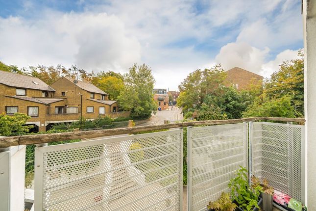 13 Cityview, Lansdowne Lane, London photo 4