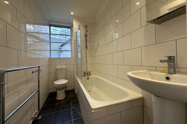 Flat 19, Taymount Grange, London photo 3