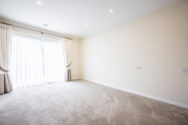 15 Coronation Court County Road, Ormskirk photo 4