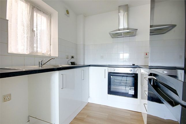 21, Tennyson Close, Enfield photo 4