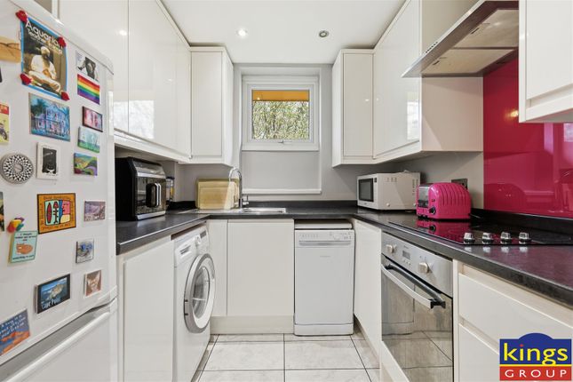8D, Bryan Road, London photo 5