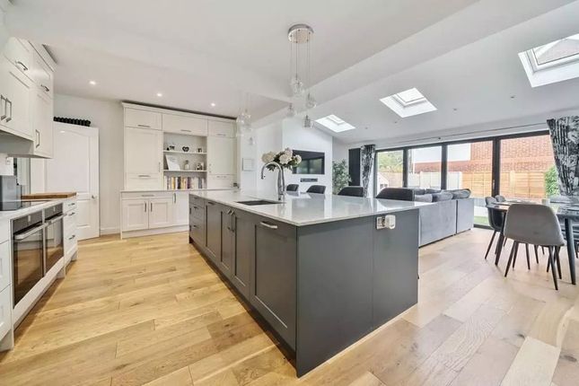 16 Whitton Way, Newport Pagnell photo 3
