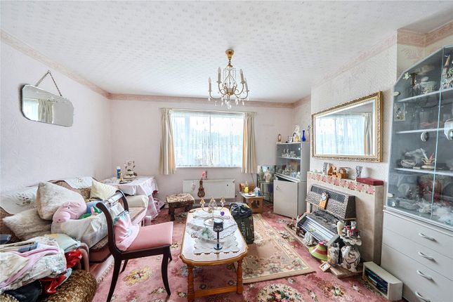 95, Browning Road, Bedfordshire photo 4