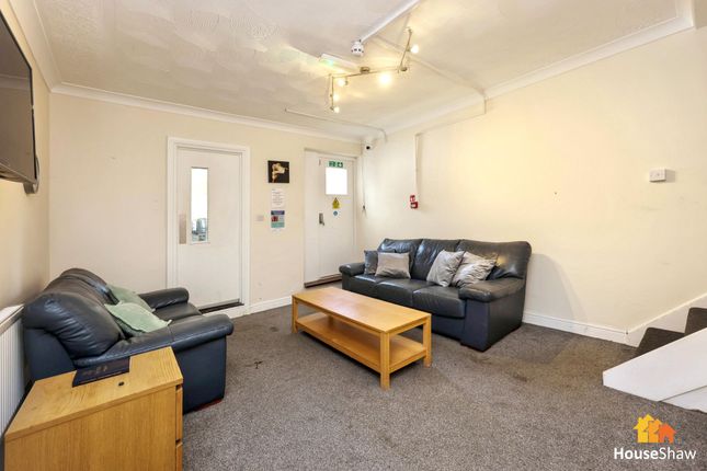 104 West Wycombe Road, High Wycombe photo 4