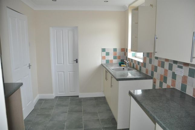 25, Holyhead photo 5