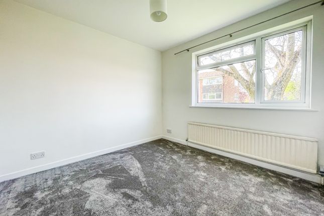 Maisonette to rent in Bishops Close, Whitchurch, Cardiff