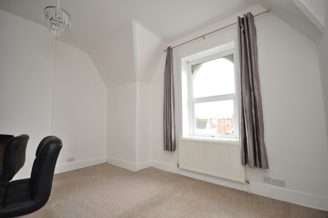 Flat to rent in Manor Road, Folkestone