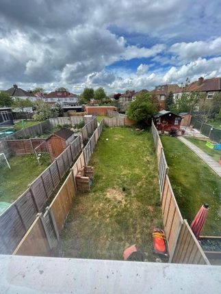 Flat for sale in Montpelier Rise, Wembley