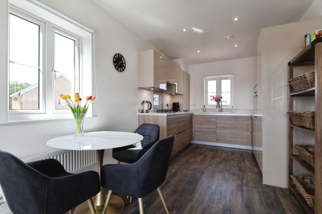 Flat 12, Camellia House, 78, Five Oaks Lane, Chigwell photo 4