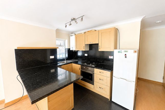 51b, Gladstone Road, Watford photo 2