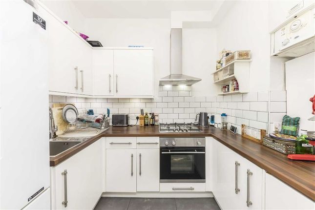 Flat for sale in Alpha Road, London