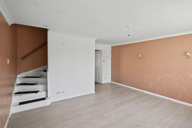 15, Beech Close, Corby photo 4