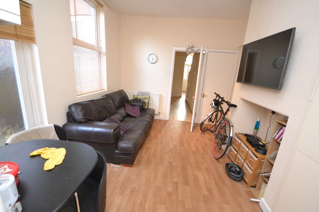 Room 3, 169, Trent Boulevard, Nottingham photo 5