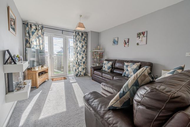 Apartment 18, Ty Capstan, Rhodfa'r Gwagenni, Barry photo 2