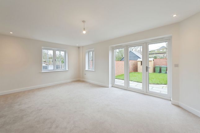 16a, Beacon Bottom, Southampton photo 3