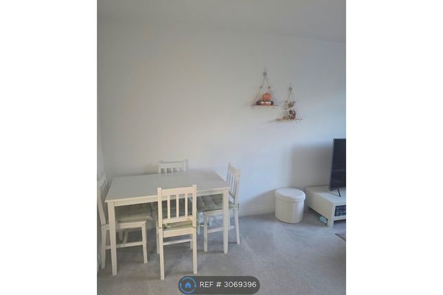 Flat, A Addison Road Sarisbury Green, Southampton photo 4