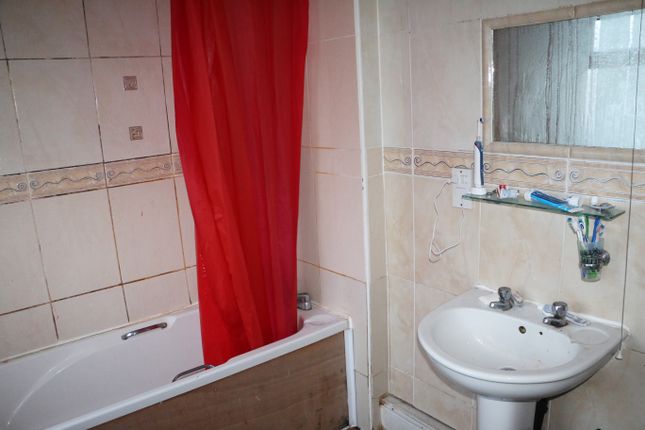 Hyde Park Road, 251, Leeds photo 5