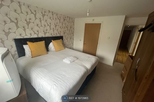 Flat to rent in Savoy Place, Bristol