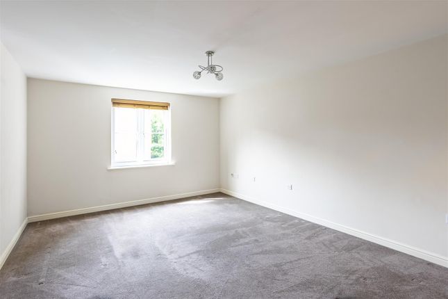 Flat for sale in Princess Drive, York