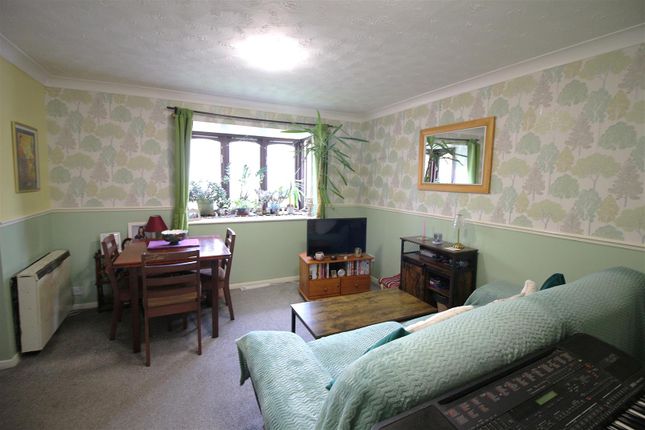 19, Finch Close, Plymouth photo 2