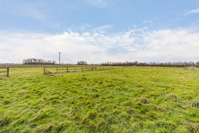Glebe Farm, Church End, Spalding photo 2