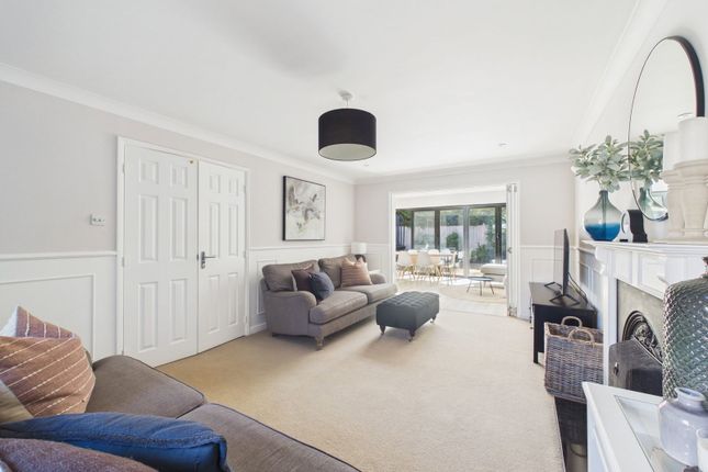 22, Elgar Way, Horsham photo 2