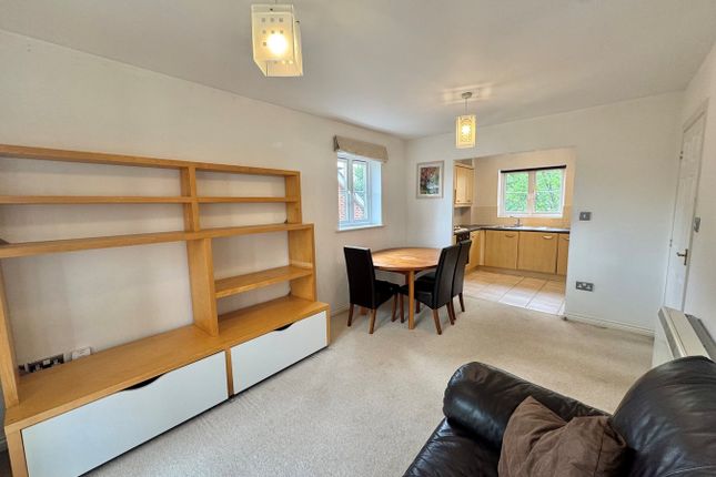 45, School Meadow, Guildford photo 3
