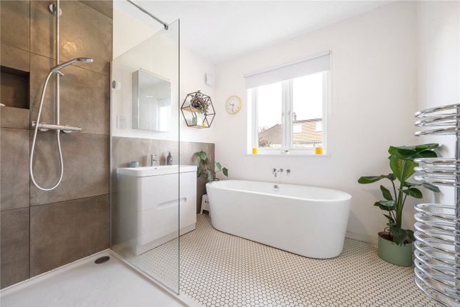 16, Dovedale Road, London photo 3
