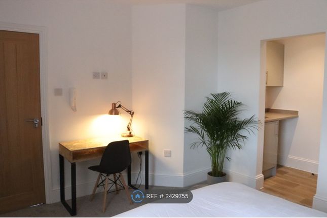 Room 4 - Ensuite + Kitchenette