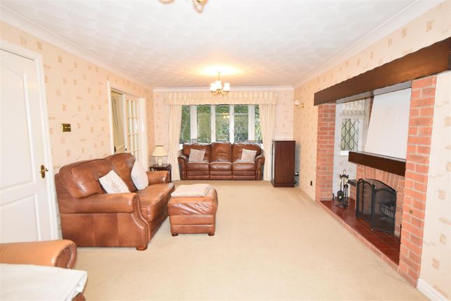 Thumbnail Property for sale in Poplar Close, Sutton-On-Trent, Newark