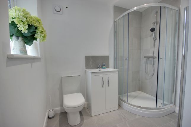 3, Percy Close, Beverley photo 4