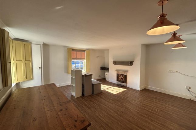 Flat 1, 15, Northgate, Louth photo 3