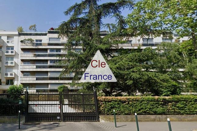 Thumbnail Apartment for sale in Neuilly-Sur-Seine, Ile-De-France, 92200, France