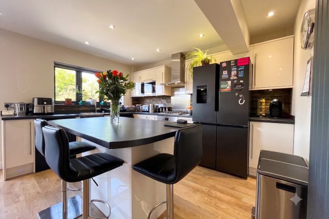 28 Green Lane, Luton, Bedfordshire photo 3