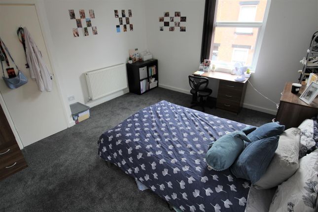 Meadow View, Leeds photo 4