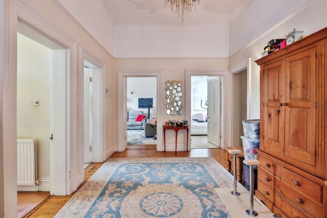 Flat 2, 8, Wimborne Road, Dorset photo 3