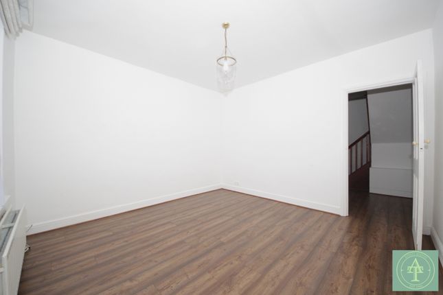 28 Sterling Road, Enfield photo 3