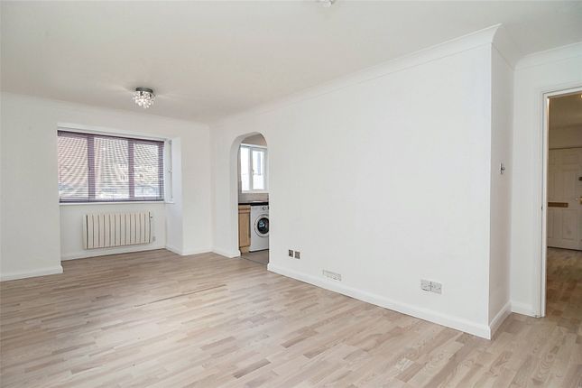 Flat for sale in St. Leonards Close, Grays